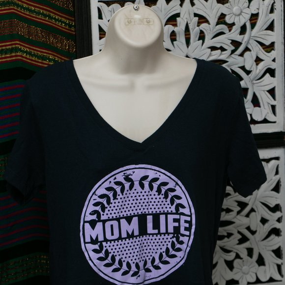 Moms Life tshirt - Picture 5 of 8